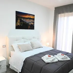 naples-home-49.hotels-amalfi.com/